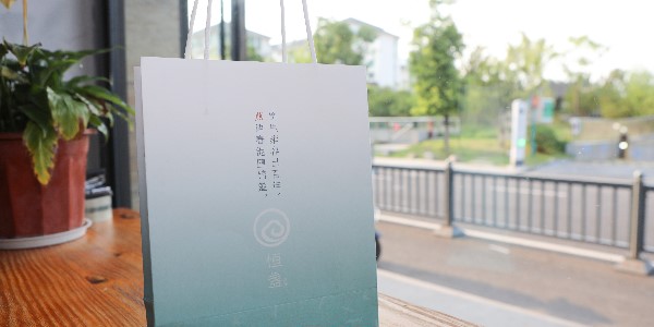 手提袋印刷如何配色？-和印愛(ài)歐圖文